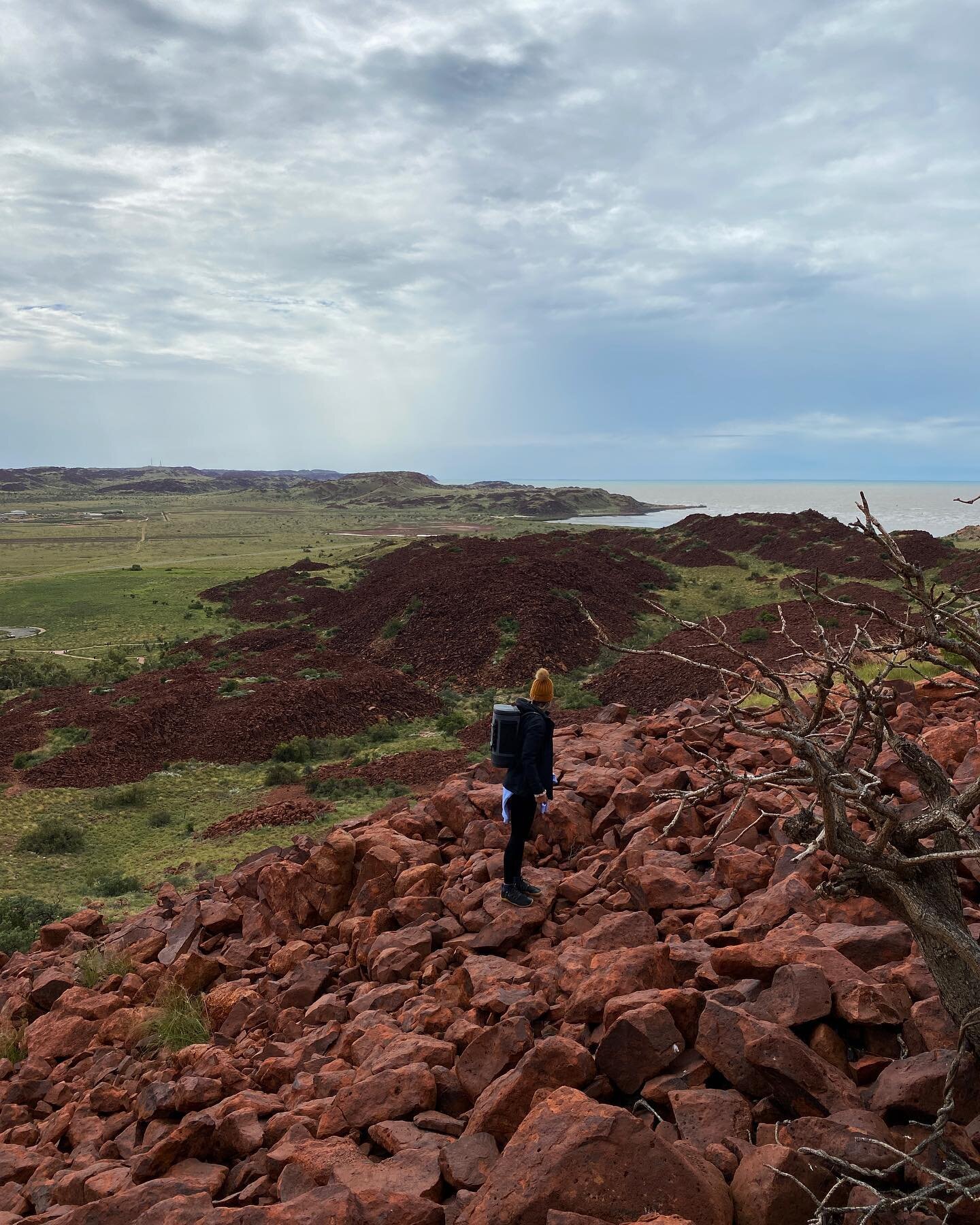 Out exploring today with @crackerjackpaddlesports after a huge couple of weeks with M4MH.

Its a non negotiable for me to schedule time outdoors to restore and process 🌧

Anyone else get out in this moody weather in the Pilbara?

#mentalhealth #ment