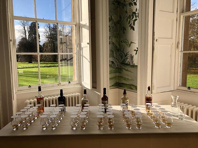 Whiskies from around the world, on a sunny day in Scotland. // @edinburghwhiskyacademy // @uzkeba