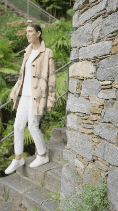27-Cream leather jacket with toile print- A7sM31355-high.gif