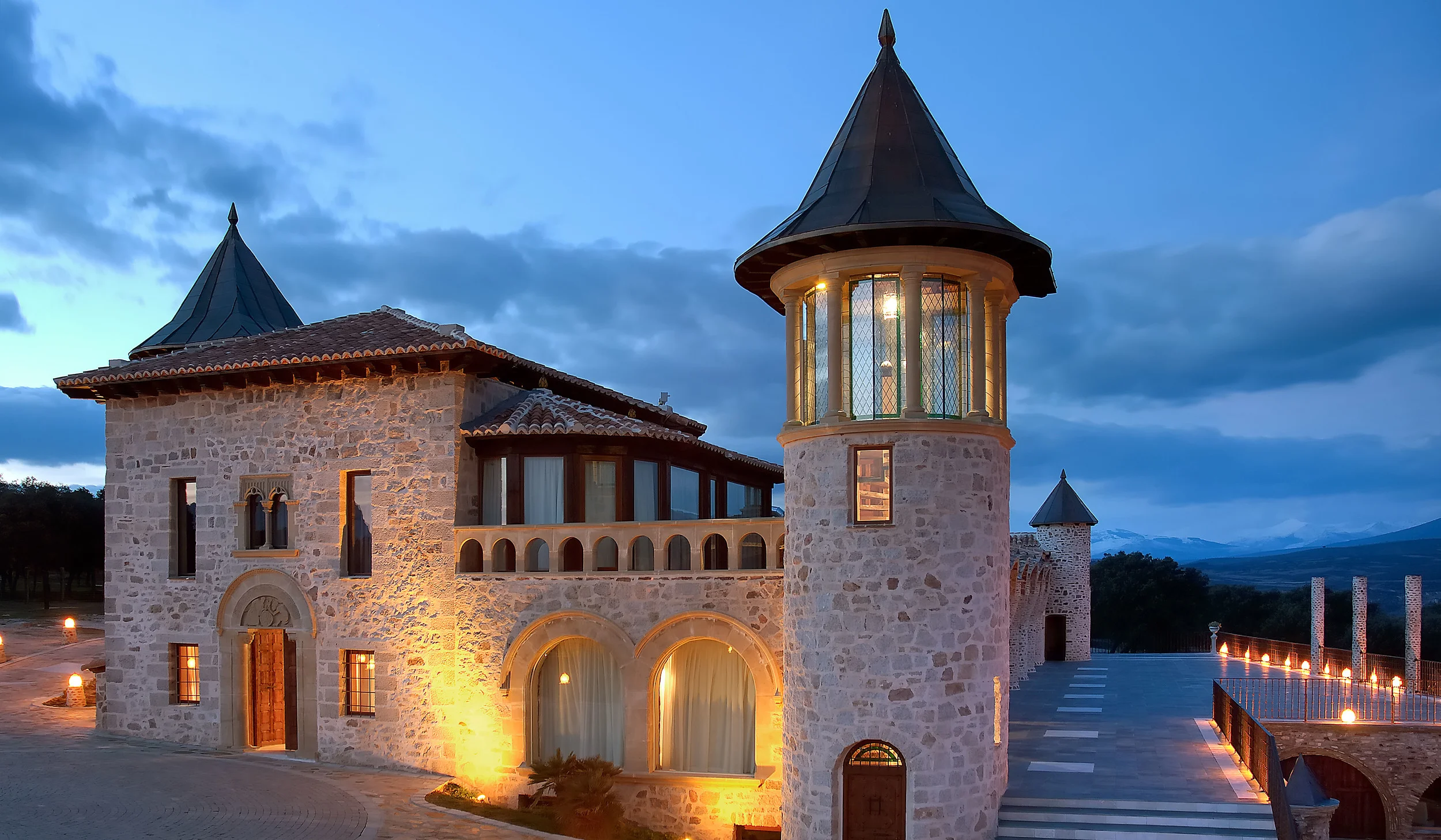 Aldea Santillana, hospicio de reyes y marqueses