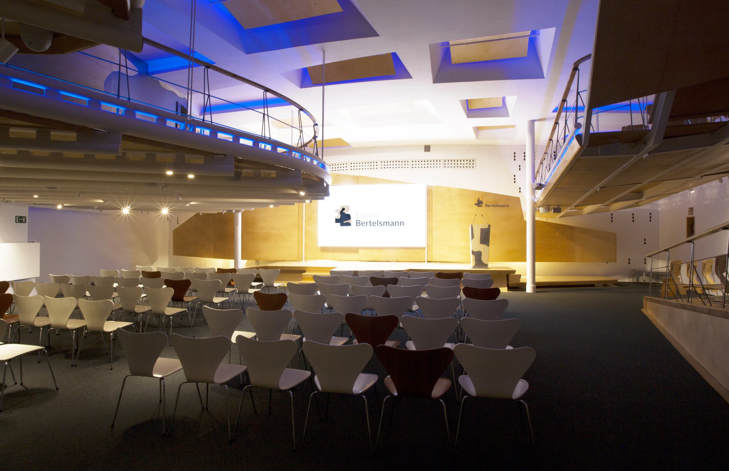 ESPACIO BERTELSMANN, sencillez y sofisticación 