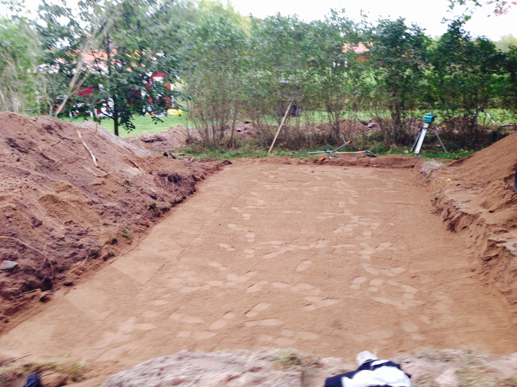 Förstärkningslager: Betonggrus 0-8 ca: 40cm.