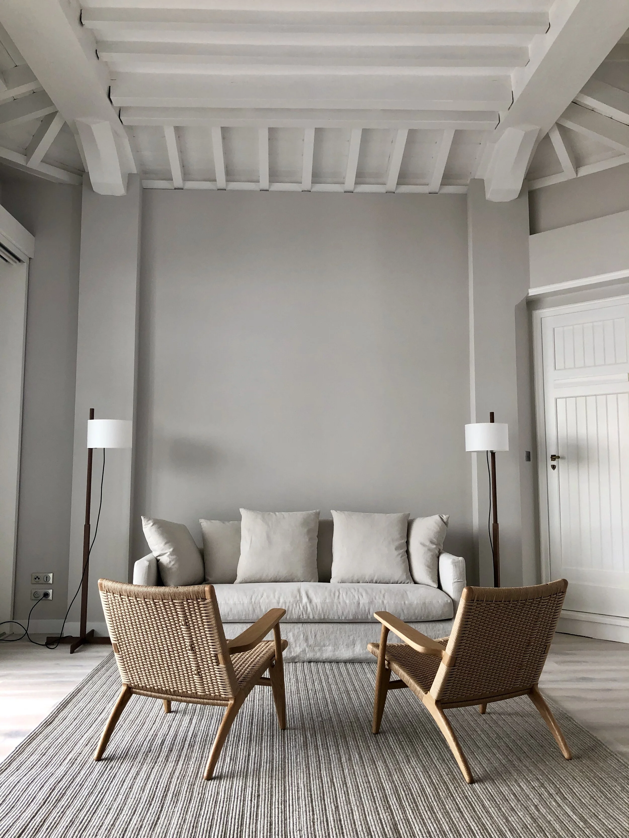 Maxalto Sofa & Carpet, Side chair by Carl Hansen, lights by SantaCole