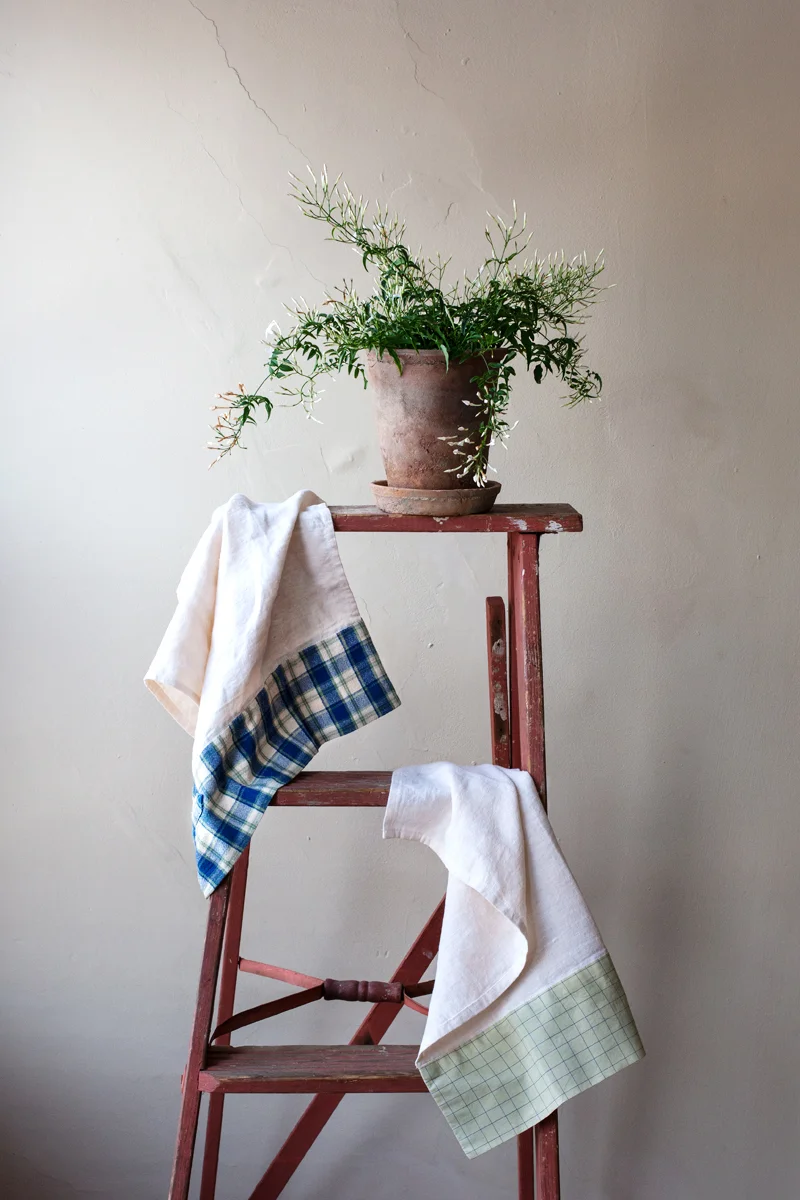 021915_HBD_StyledTowel_Ladder-2.jpg