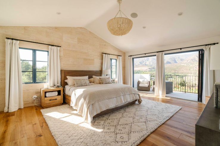 Bedroom 1 - p king .png