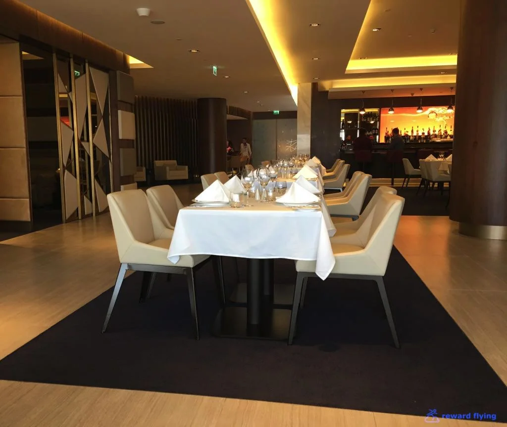 EY Lounge Area Dining 1.jpg