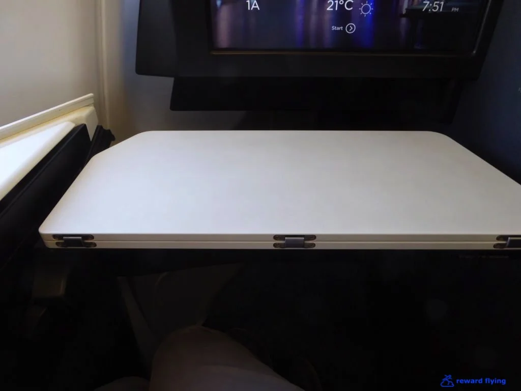VA694 Seat Acc 9 Tray 2.jpg