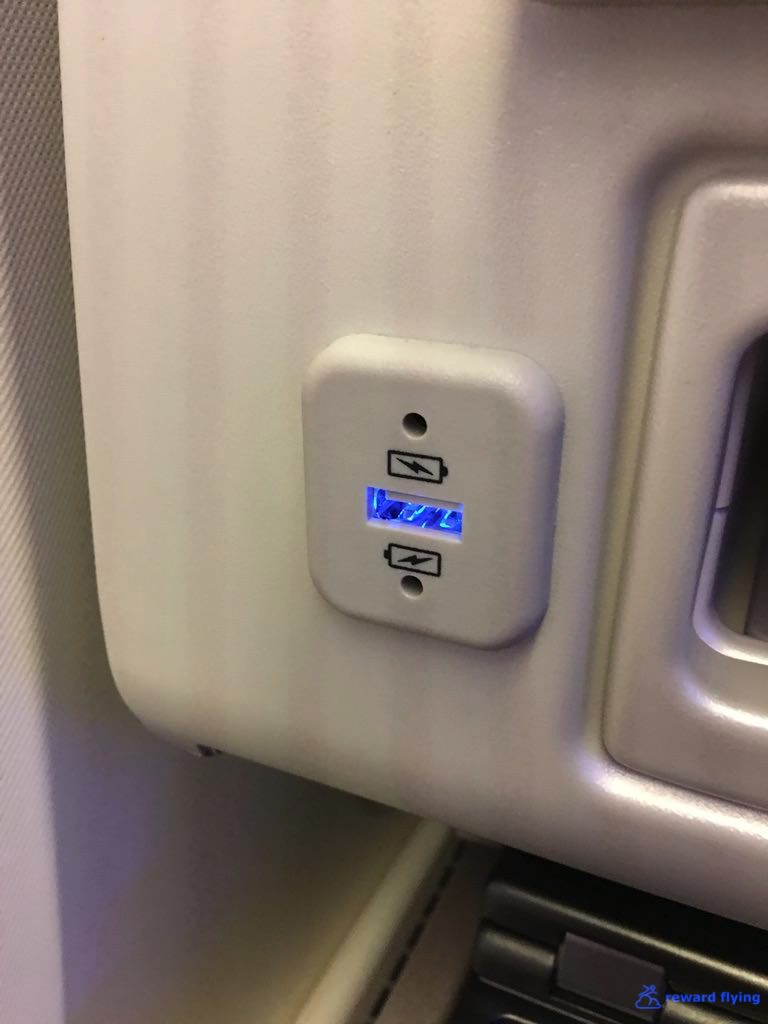UA838 Seat Asc 1 Plug 1.jpg