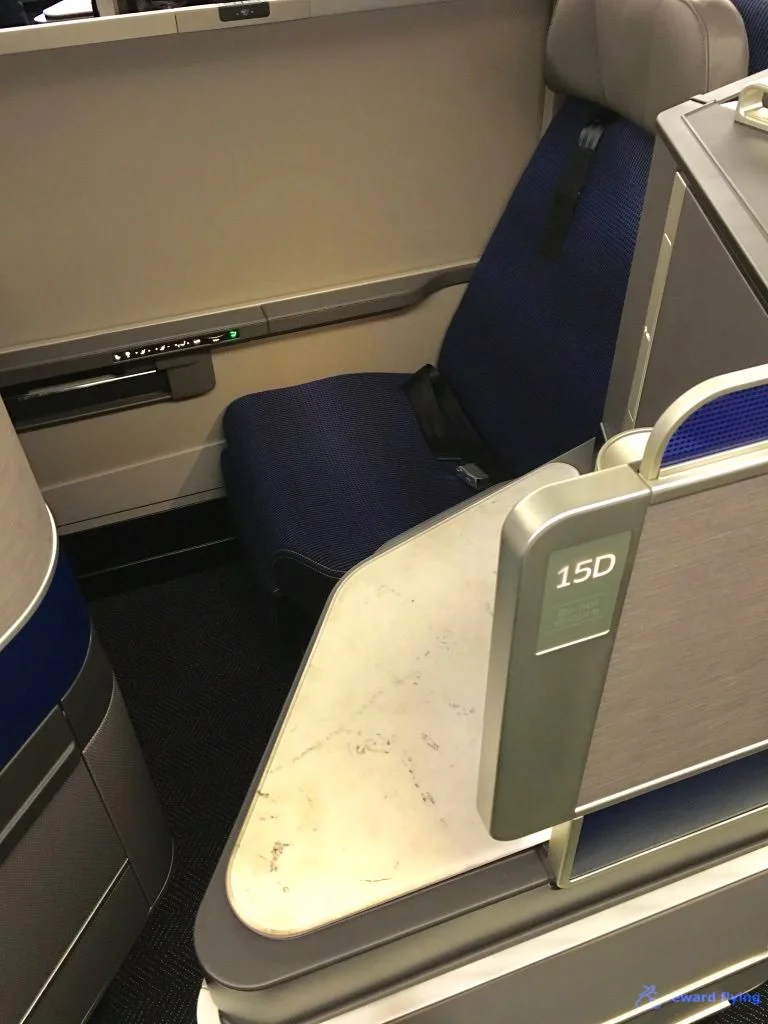 UA794 Seat Center forward.jpg