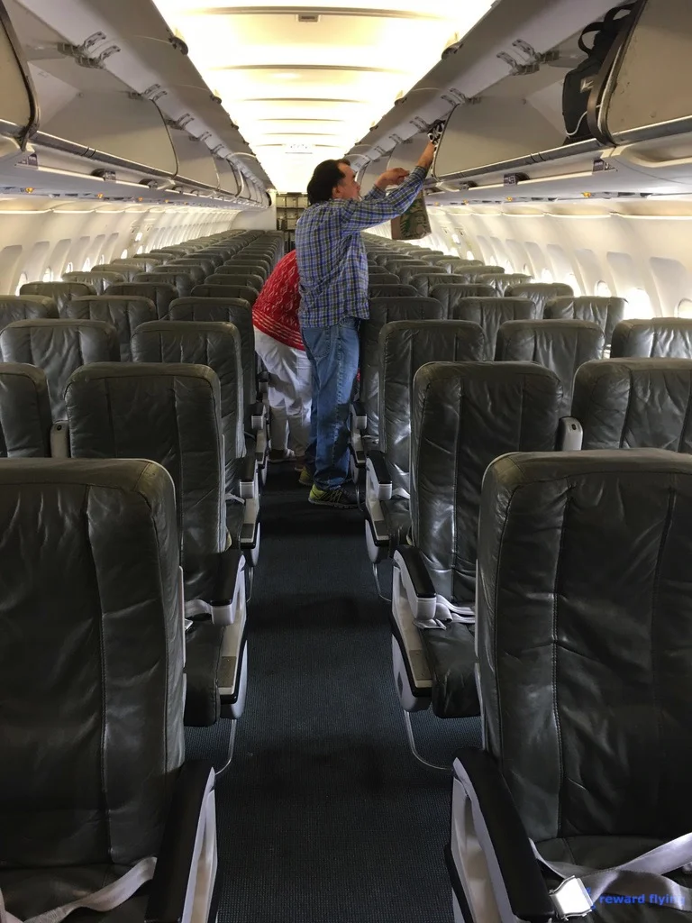 B6906 Cabin 2.jpg