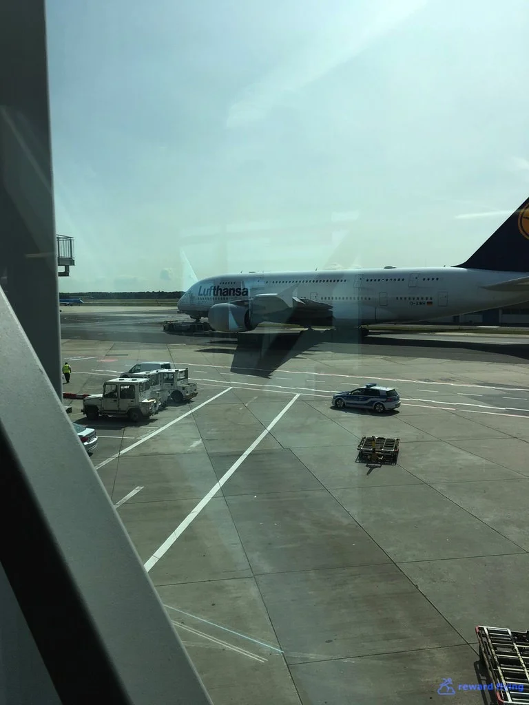 SQ25-2 Scenic LH A380.jpg