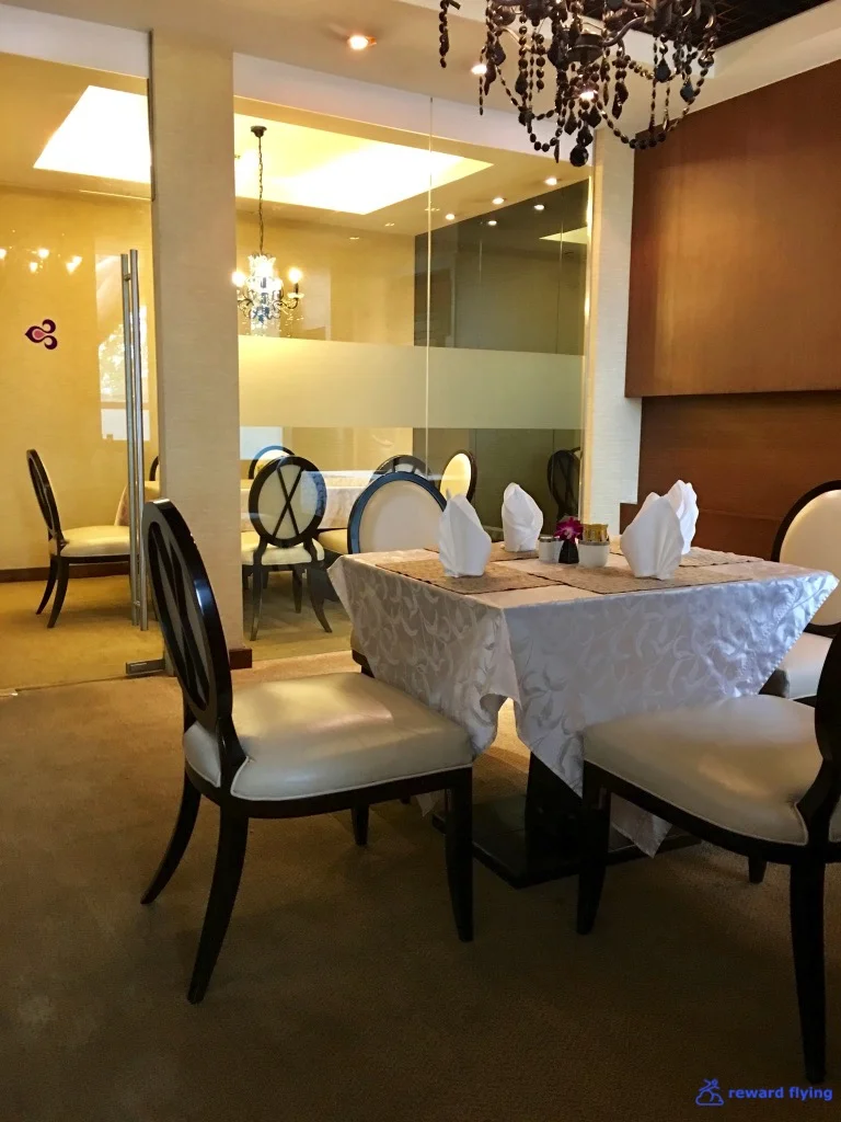 BKKRFL Room Dining 2.jpg
