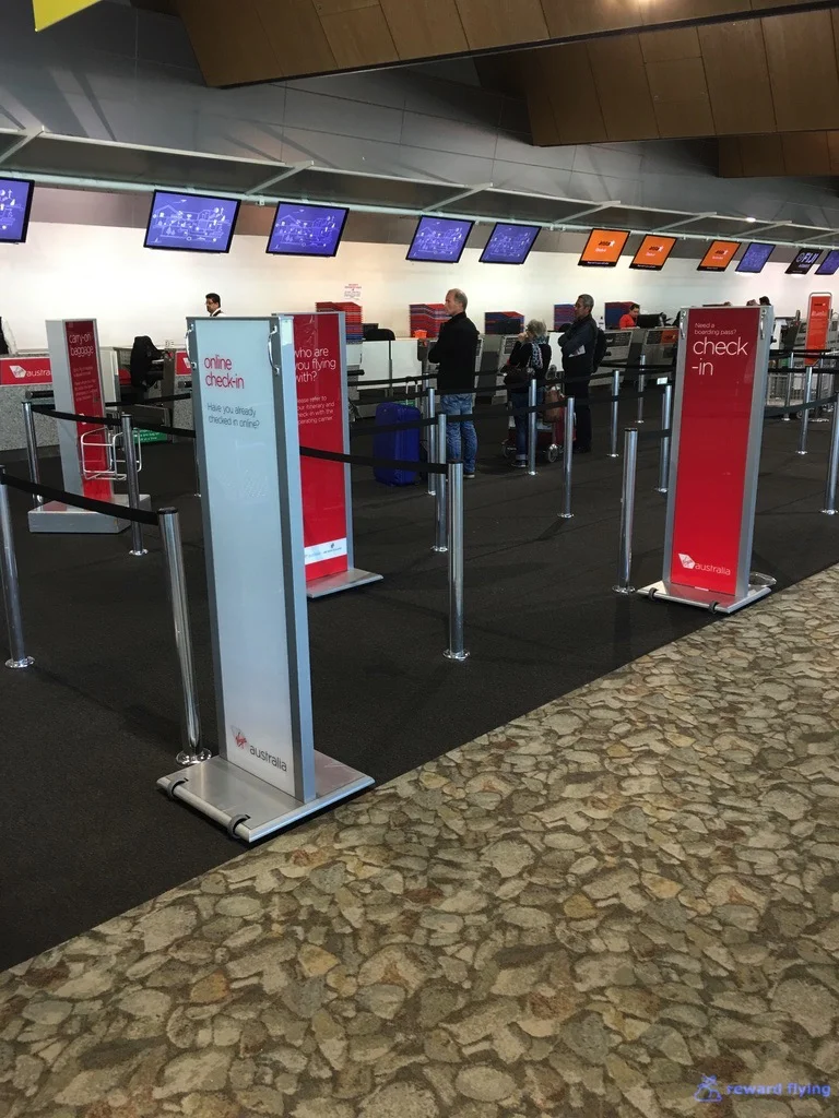 JQ258 Airport 2.jpg