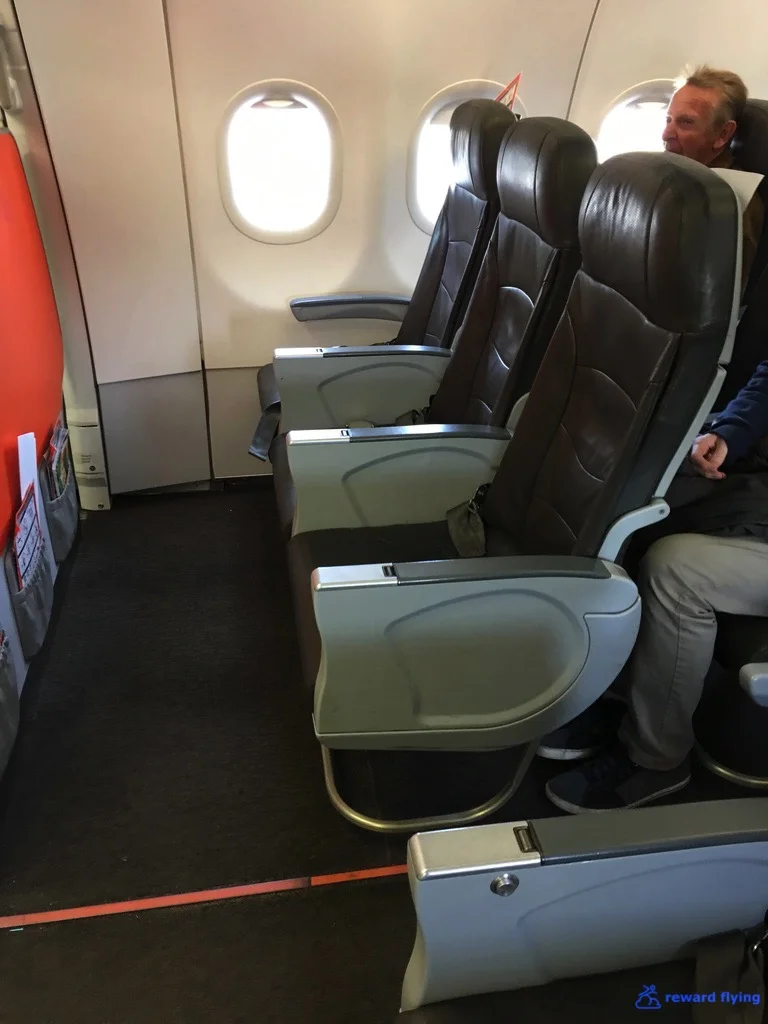 JQ258 Cabin 4.jpg