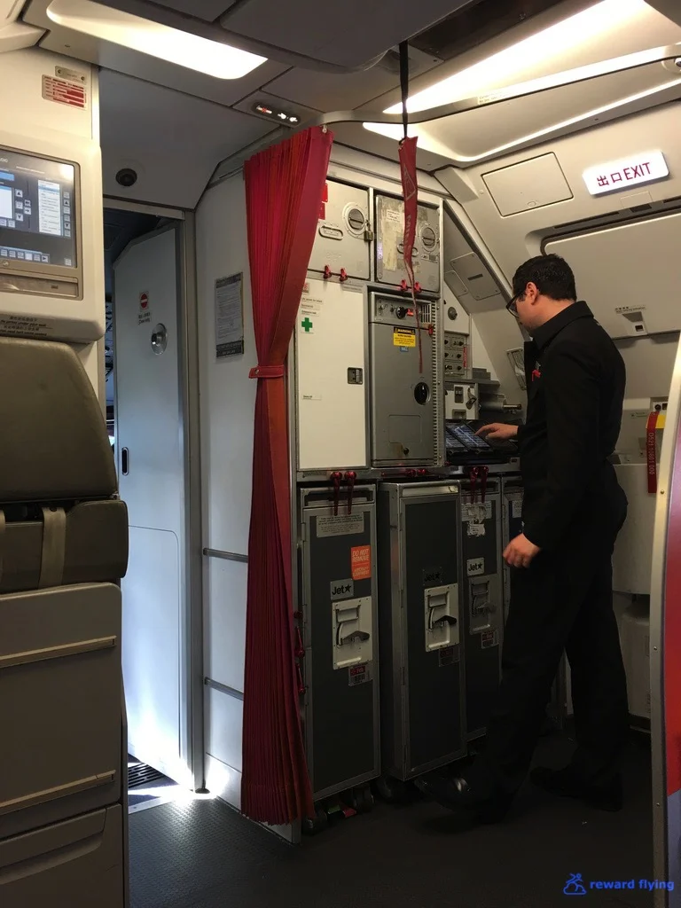 JQ258 Cabin 3.jpg