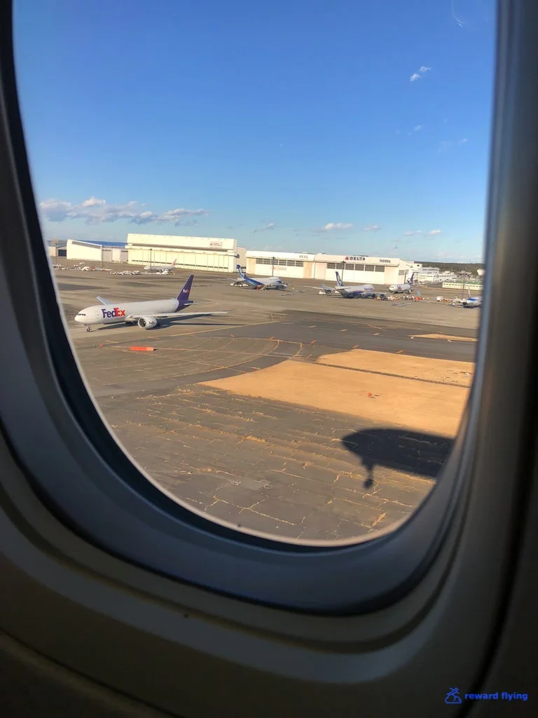 JL9 Scenic Landing gear down.jpg
