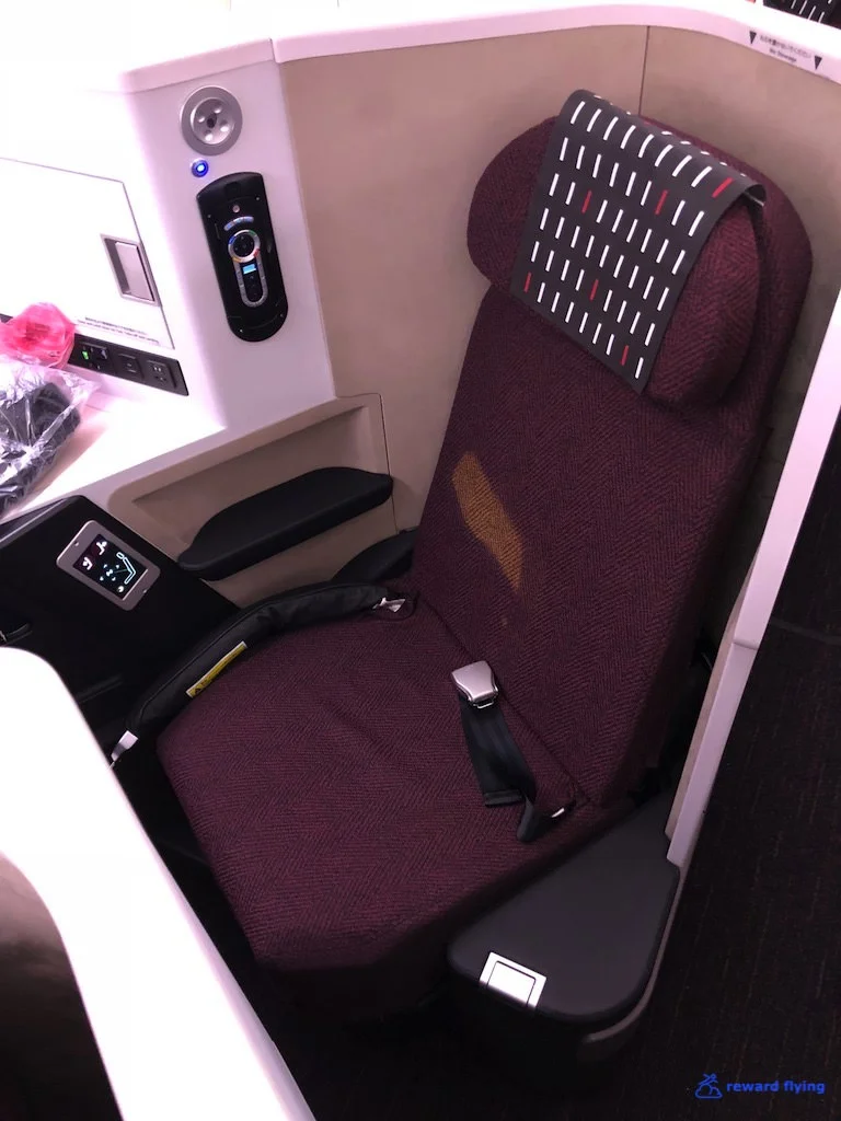 JL711 Seat 1.jpg