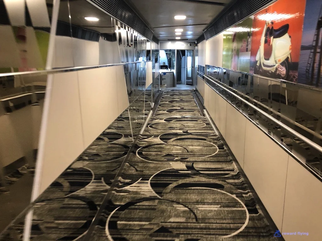 KLM835 Jetway.jpg
