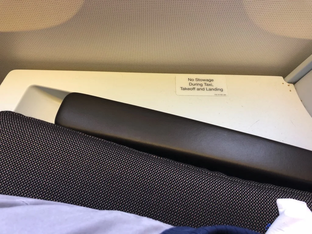 KLM835 Seat Armrest down.jpg