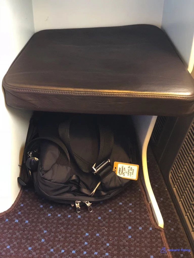 KLM835 Seat Ottoman.jpg