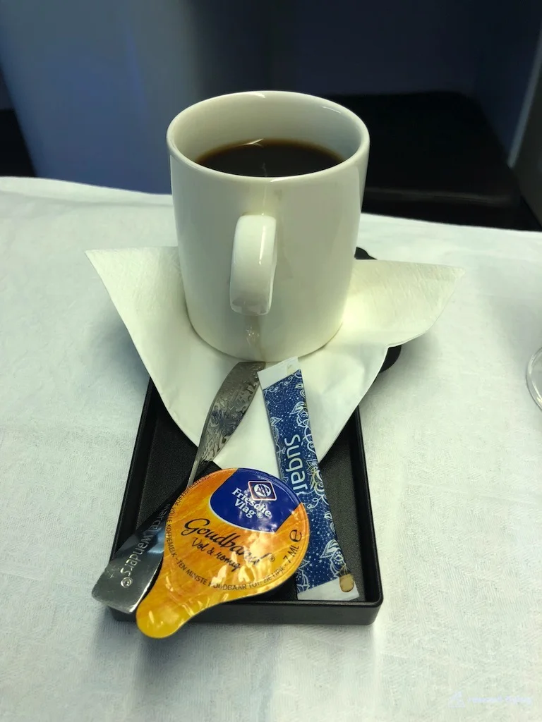 KLM835 Food Coffe.jpg