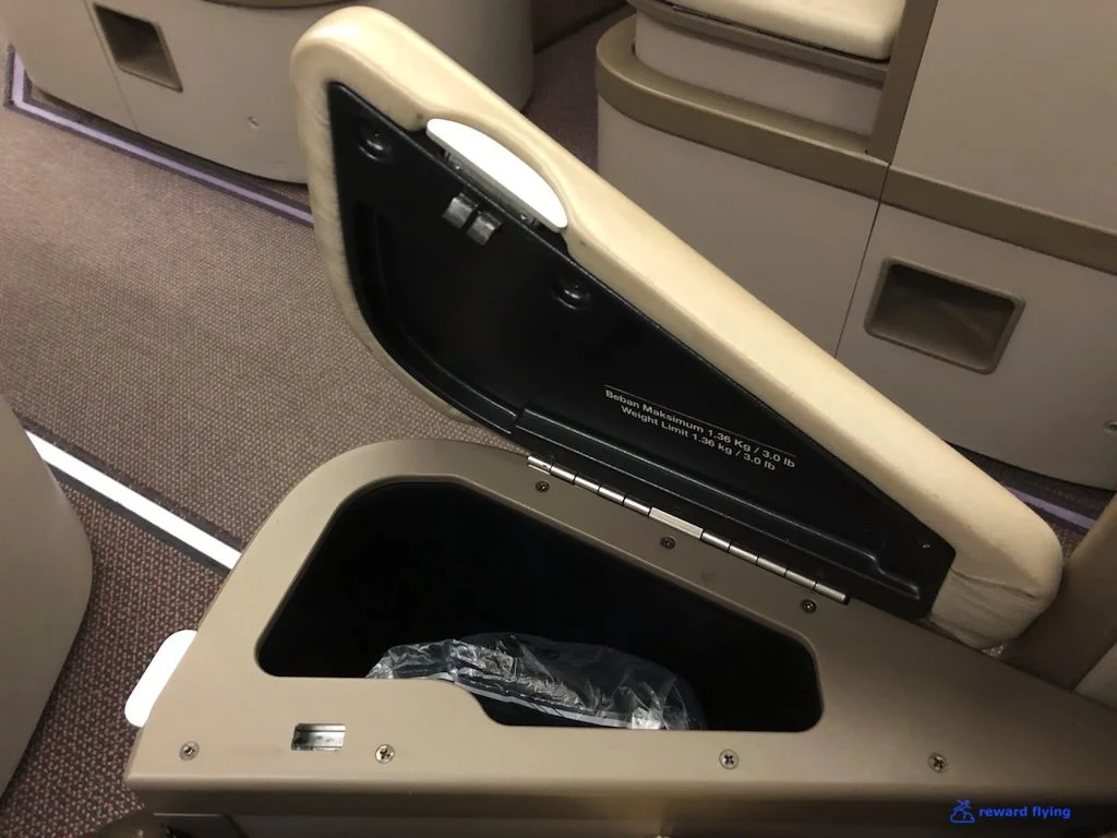 GA870 Seat Acc 6 Arm rest.jpg