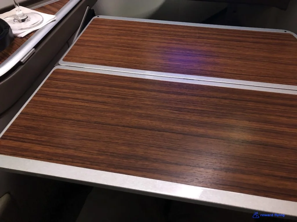 GA870 Seat Acc 4 Tray.jpg