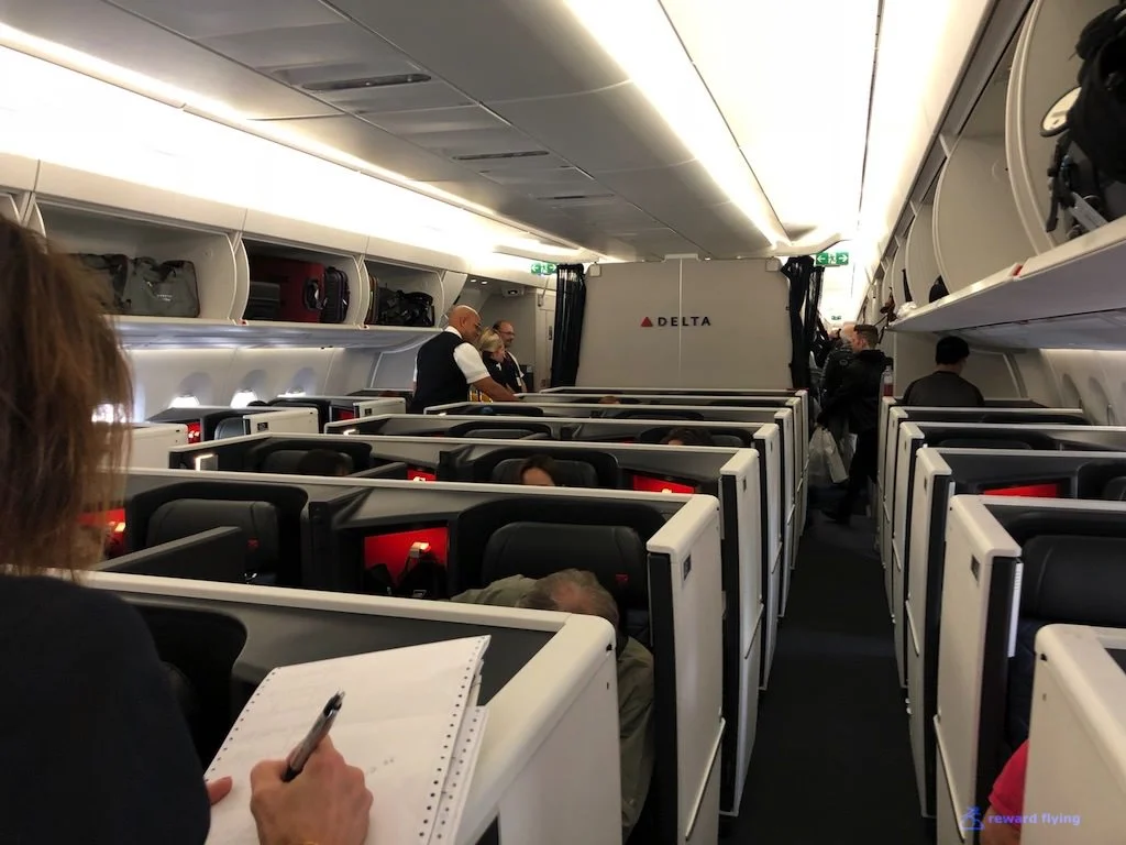 DL158 Cabin 1.jpg