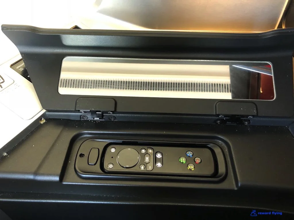 DL158 Seat IFE Control.jpg