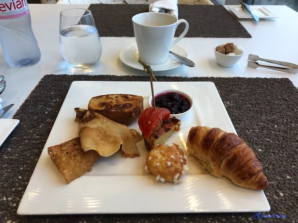 QR42 Lounge Food 8.jpg