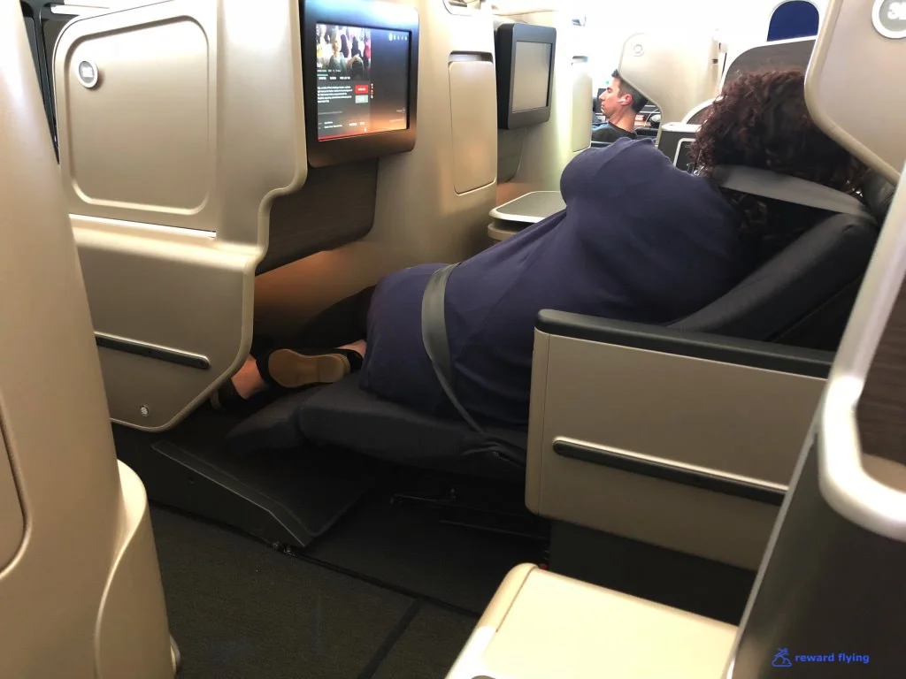 QF906 Cabin 13 Privacy 2.jpg