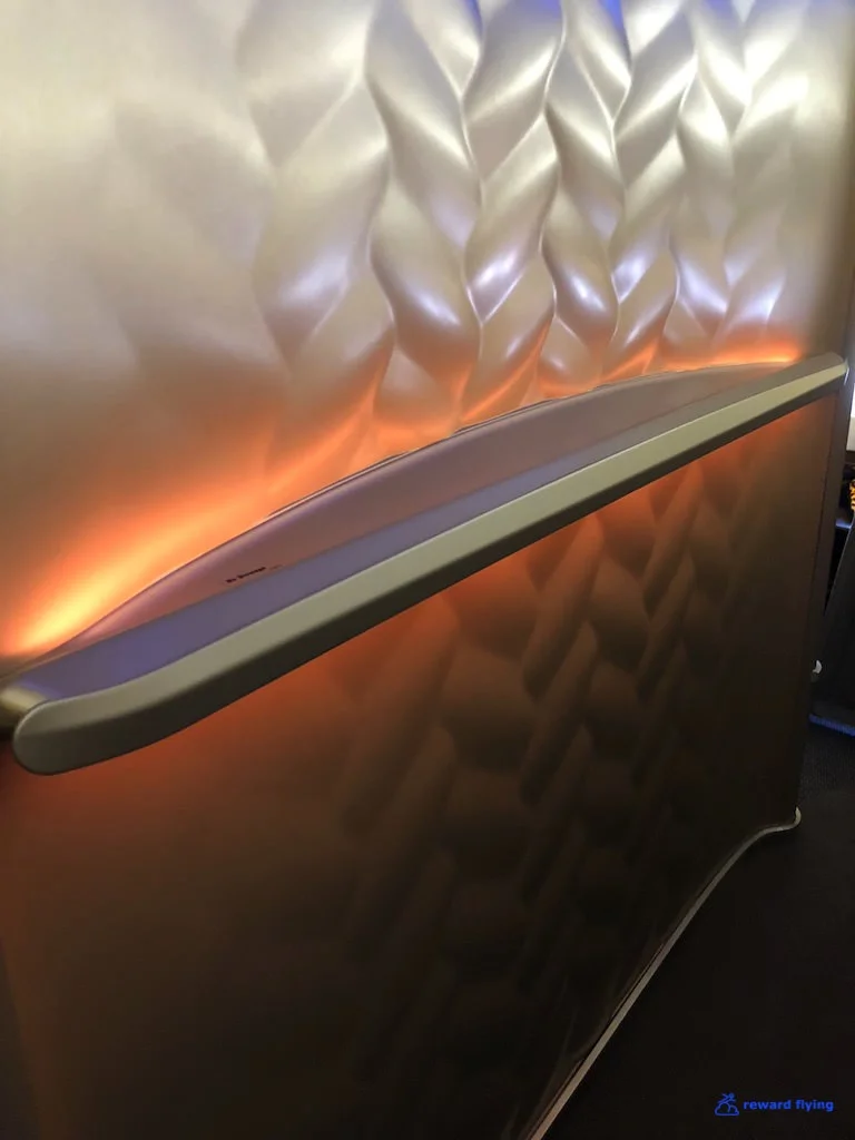 SQ806 Cabin 4.jpg