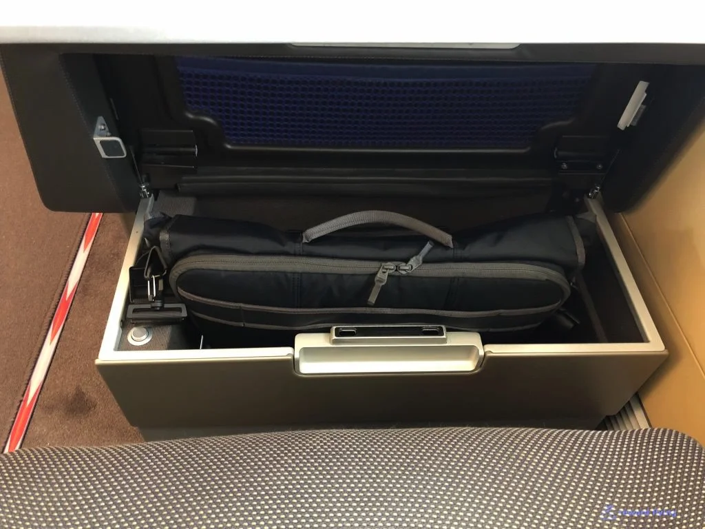 LH723 Seat Ottoman 1.jpg