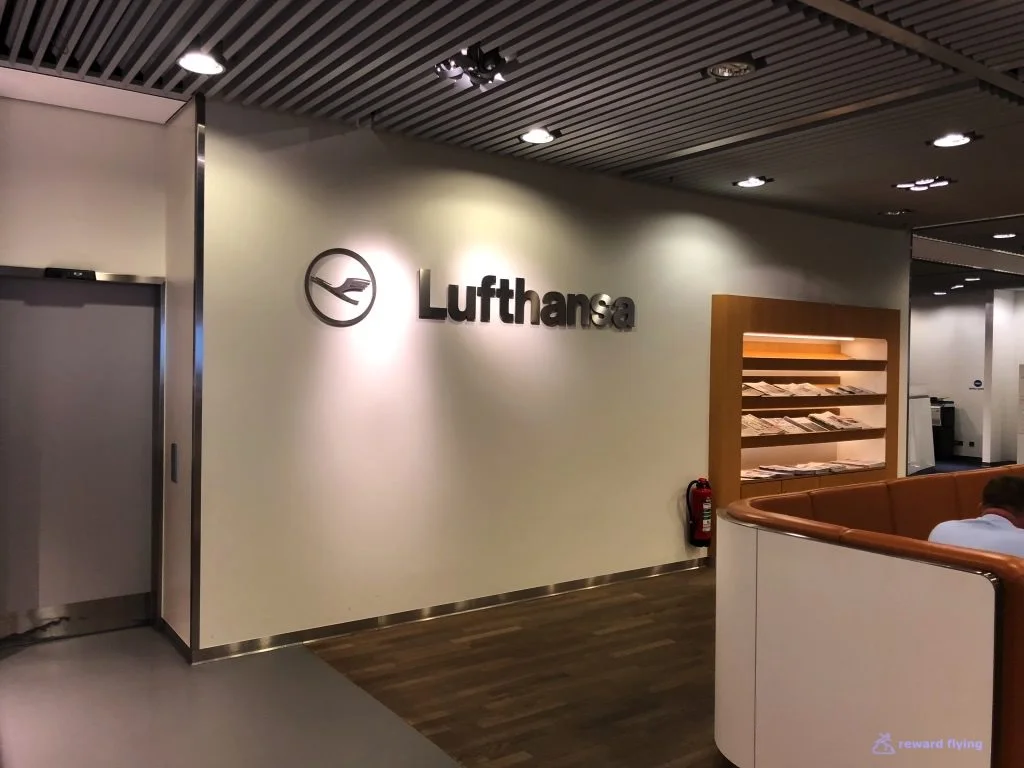 SQ26 Lounge Entry.jpg