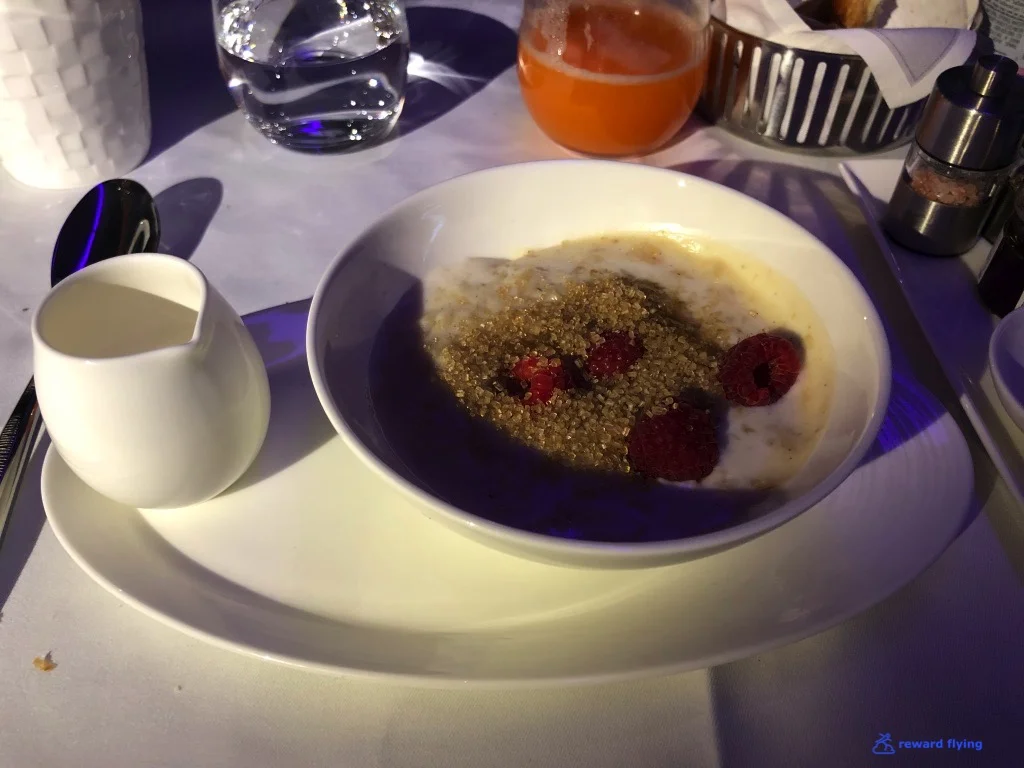 QR726 Food Brk 8.jpg