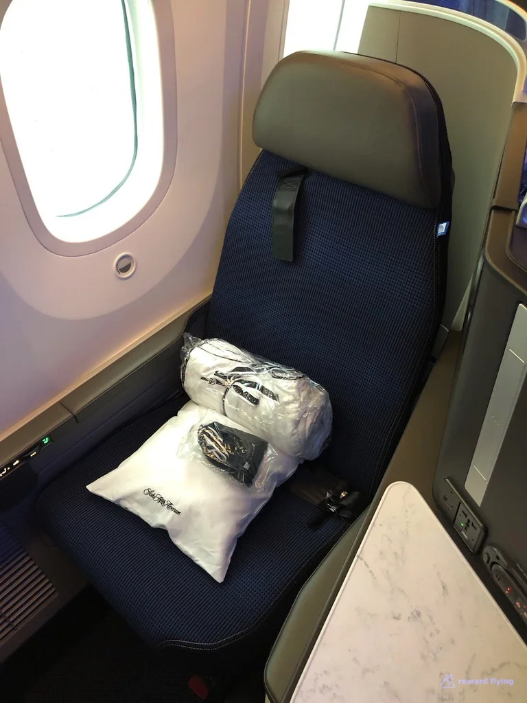 UA2418 Seat 1L 1.jpg