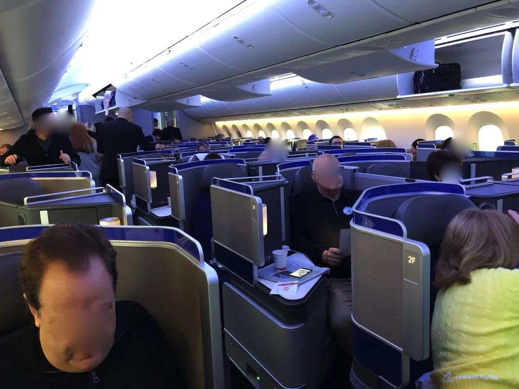 UA2418 Cabin Aisle Rear Blue Light.jpg
