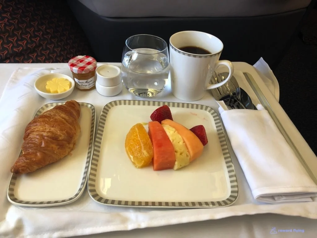 SQ856 Food 1.jpg