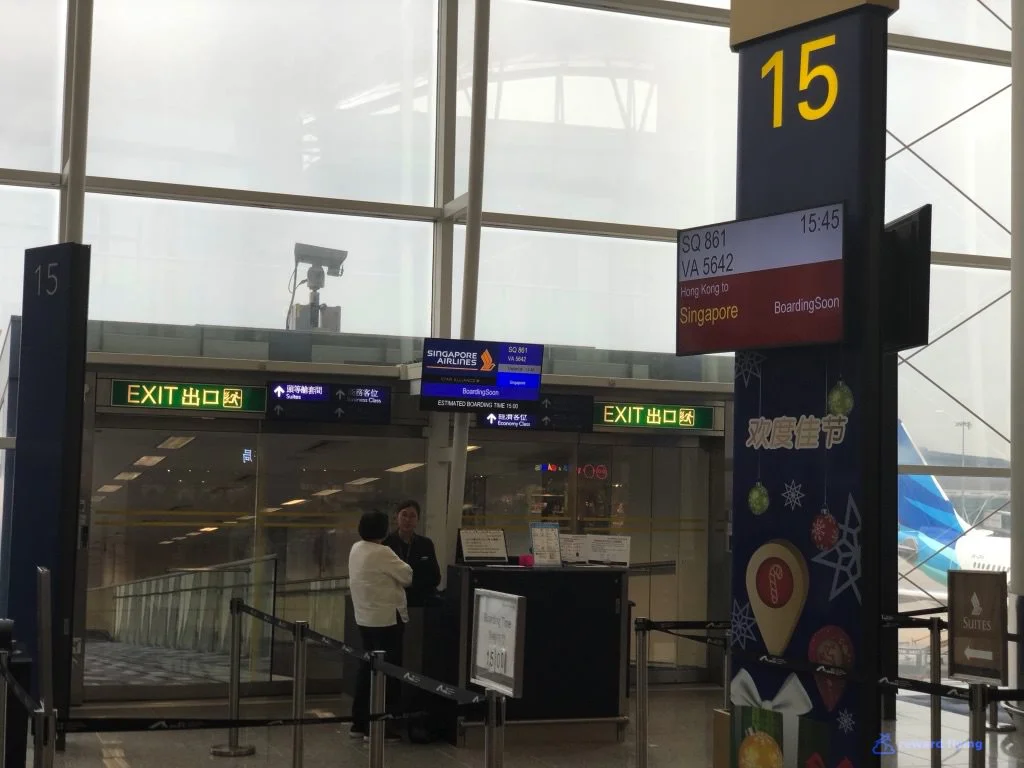 SQ861 Boarding 2.jpg