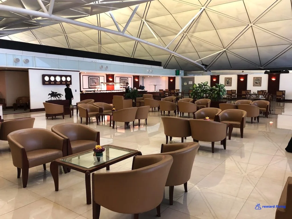 EK383 Lounge 2.jpg