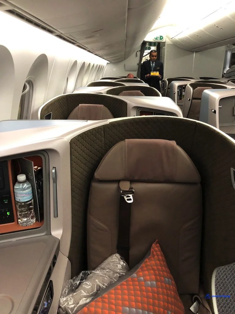 SQ983 Cabin 2.jpg
