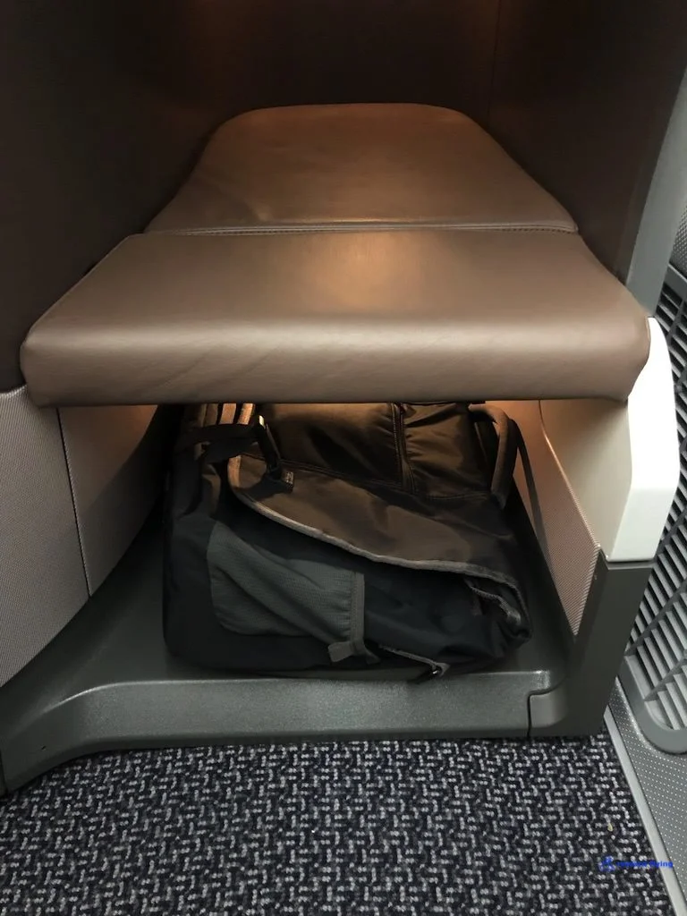 SQ983 Cabin 6.jpg