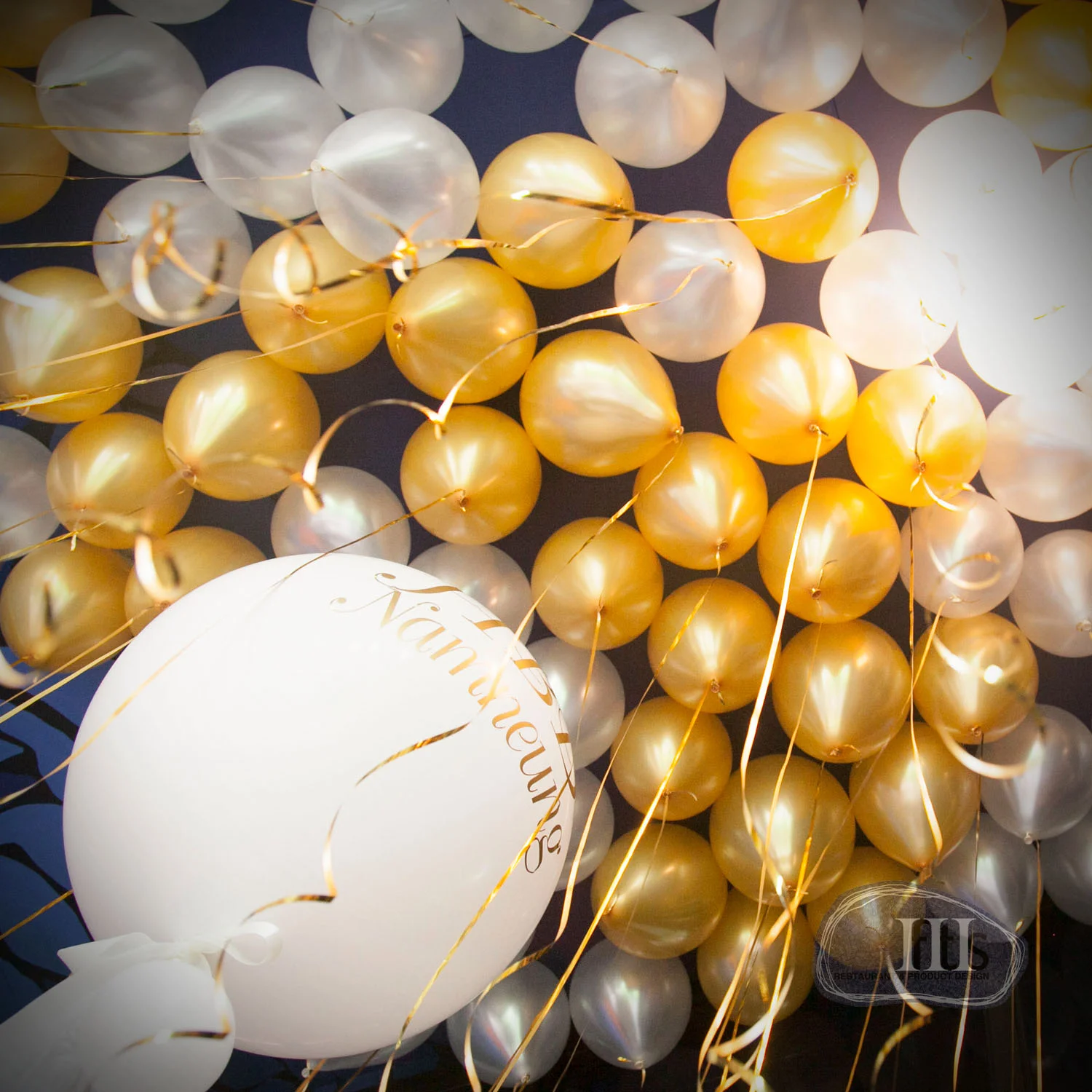 white and gold party 4.jpg