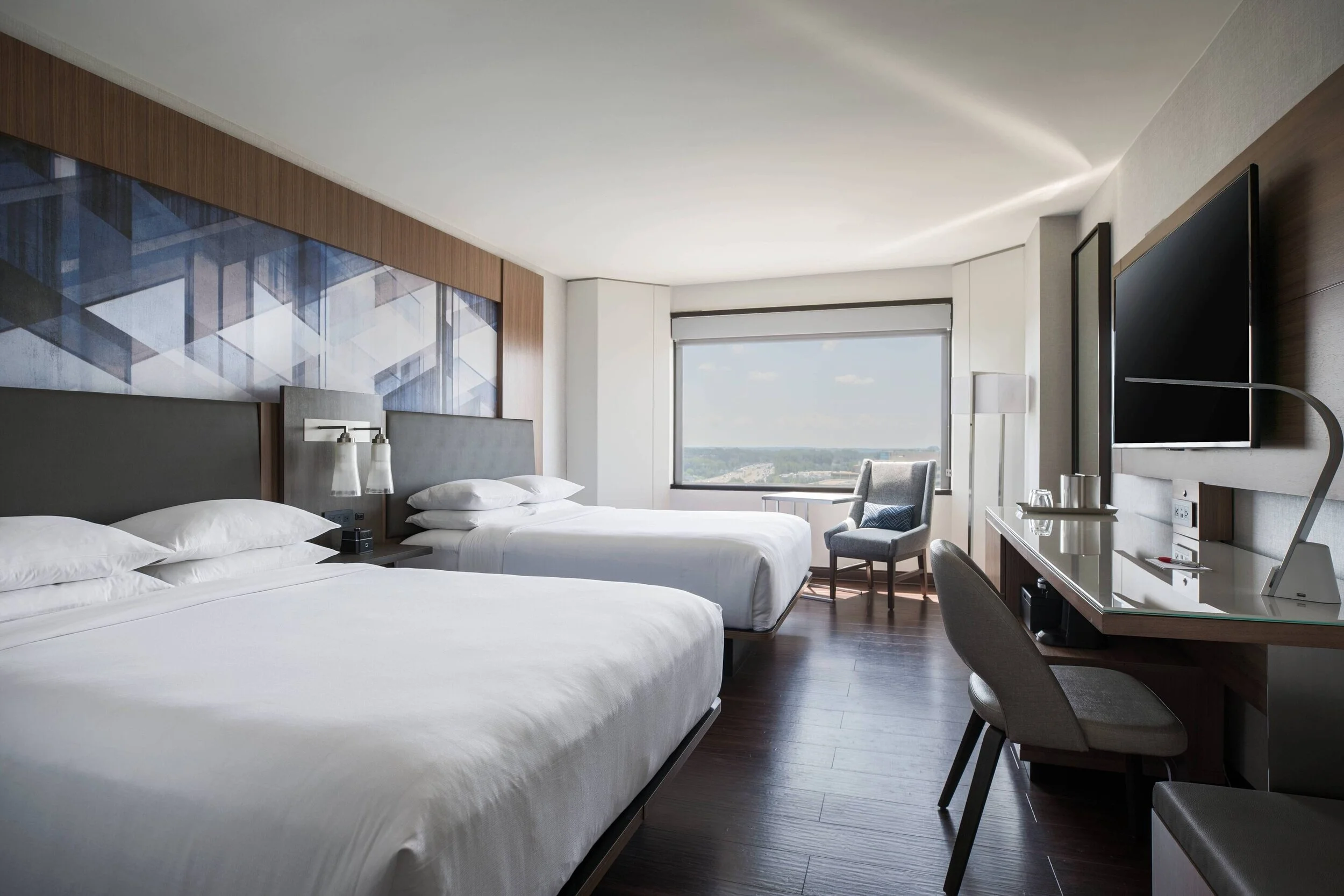 marriott tysons corner wastc-queen-guestroom-7556-hor-clsc.jpg