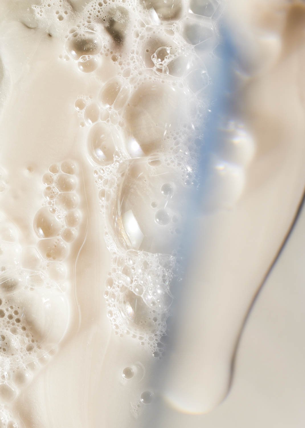 s08_PUREOLOGY_TEXTURE_HYDRATE-SHEER-SHAMPOO_012.jpg