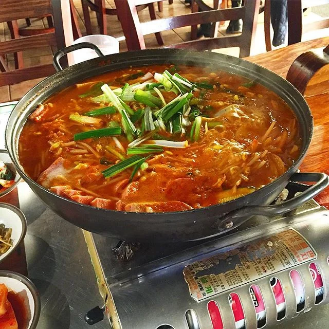 most families have pizza night. we're looking forward to budae jjigae night. #pijjakids #multiculturalfamily #multicultural #diversefamily #koreanamerican #koreanfood #koreancomfortfood #budaejjigae #부대찌개 #koreanadoption #adopt #adoption #adoptivefam