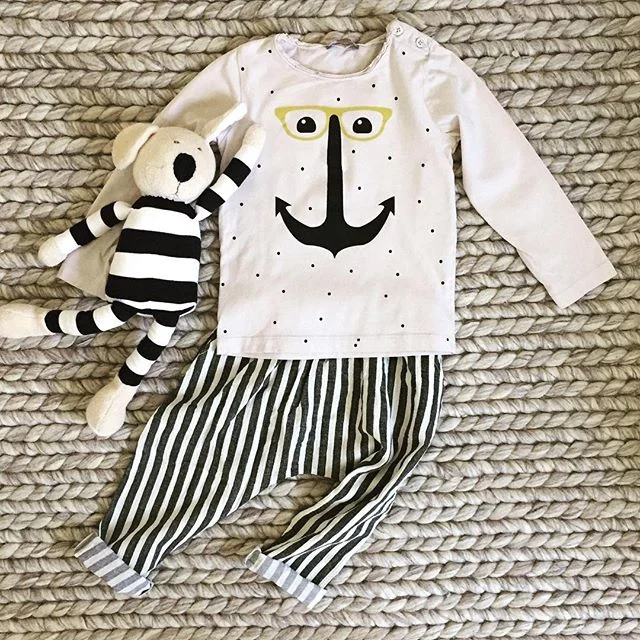 Kids clothes are seriously the best.  #pijjakids #koreanadoption #koreankidswear #koreankidsfashion  #koreanchildrenbrands #kidsstyle #kidsootd #babyfashion #kidsfashion #toddlerfashion #kidswear #kidsstyle #ministyle #emileetida #bienabien #아기원피스 #북