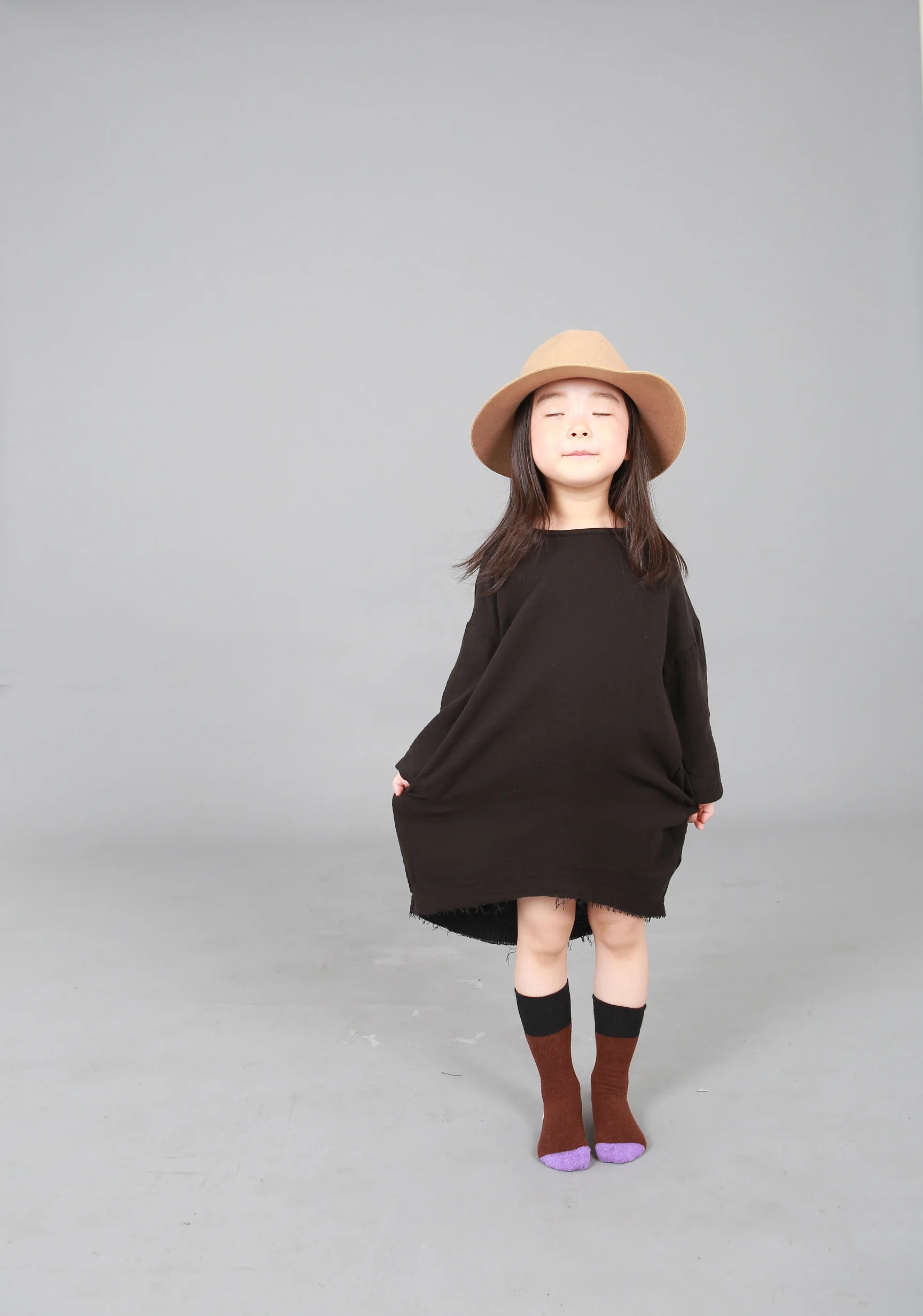 natural cocoon dress black 02.jpg
