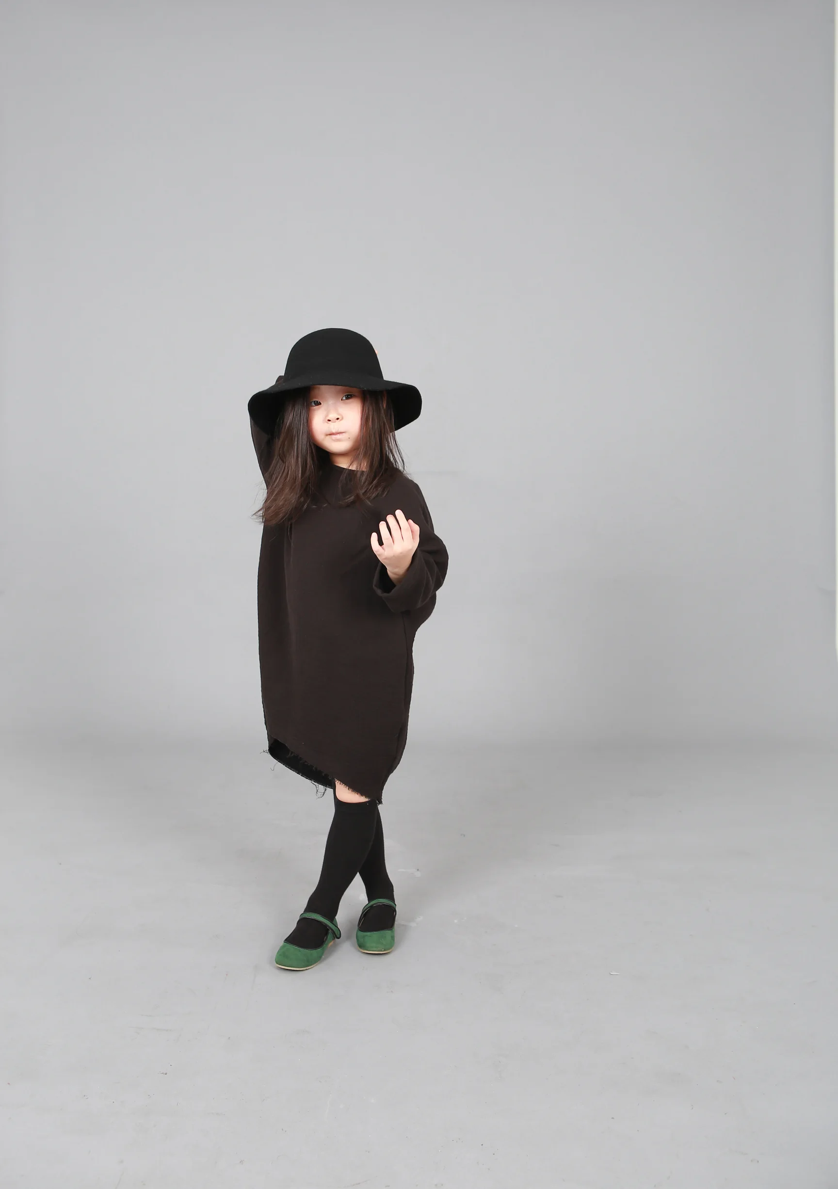natural cocoon dress black 03.jpg