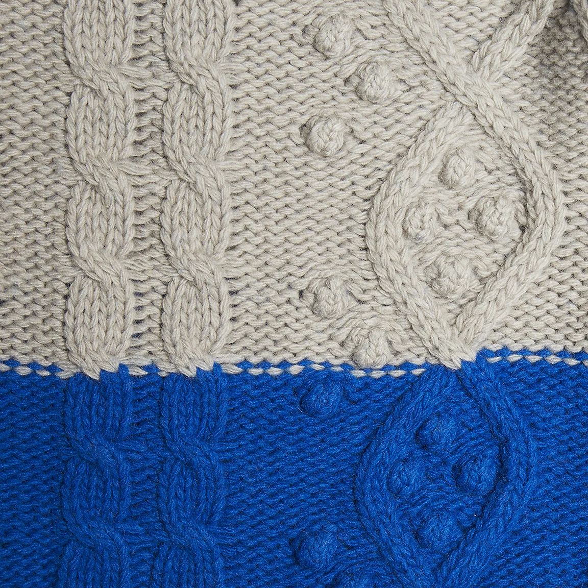 HEVO.Grey-Blue.Sweater-Detail.jpg